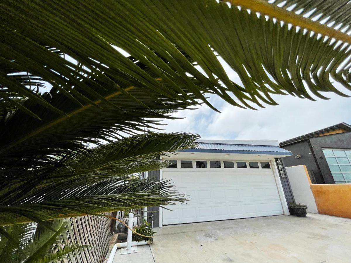 Holiday home Mile To Beach! Private, Family & Pet Friendly Oasis! Pool Table & Hot Tub! Oceanside