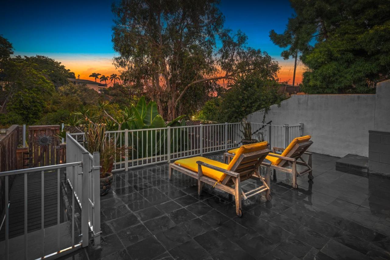Holiday home Mile To Beach! Private, Family & Pet Friendly Oasis! Pool Table & Hot Tub! Oceanside