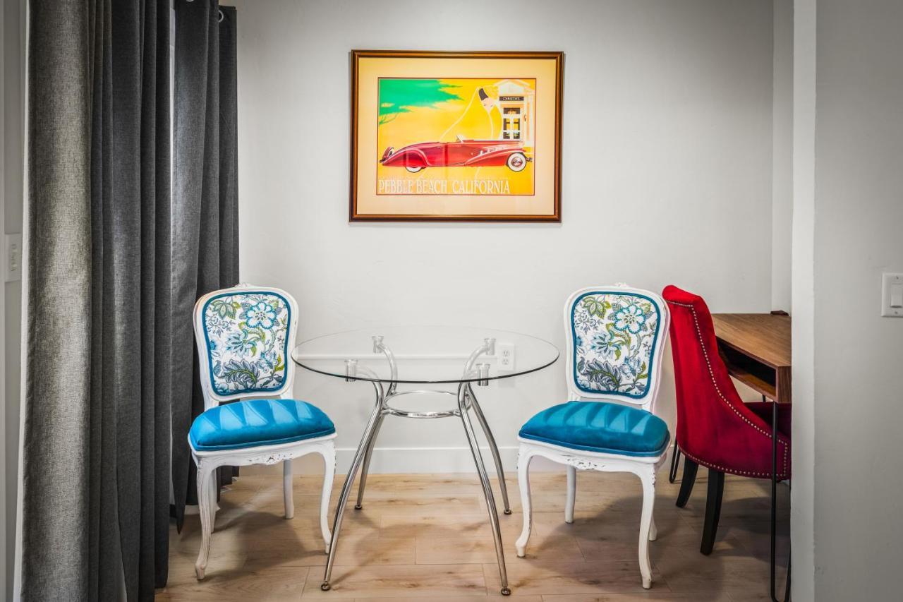 Mile To Beach! Private, Family & Pet Friendly Oasis! Pool Table & Hot Tub! Holiday home *