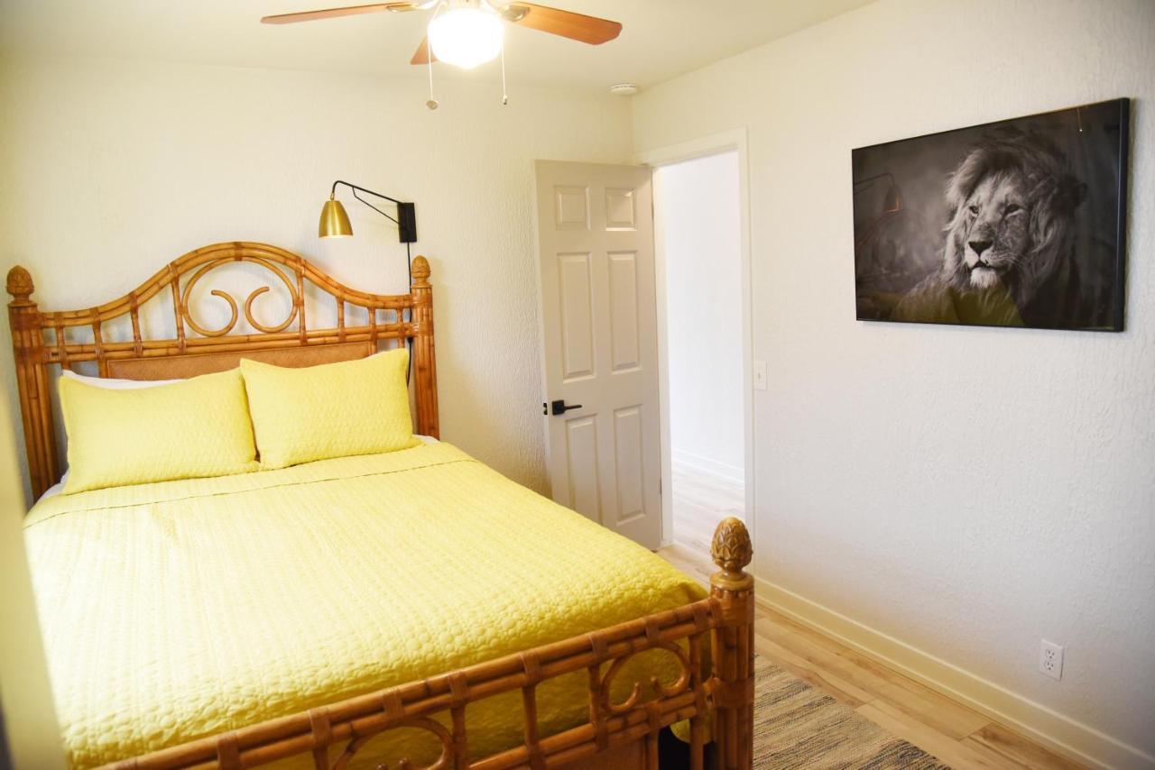 Mile To Beach! Private, Family & Pet Friendly Oasis! Pool Table & Hot Tub!
