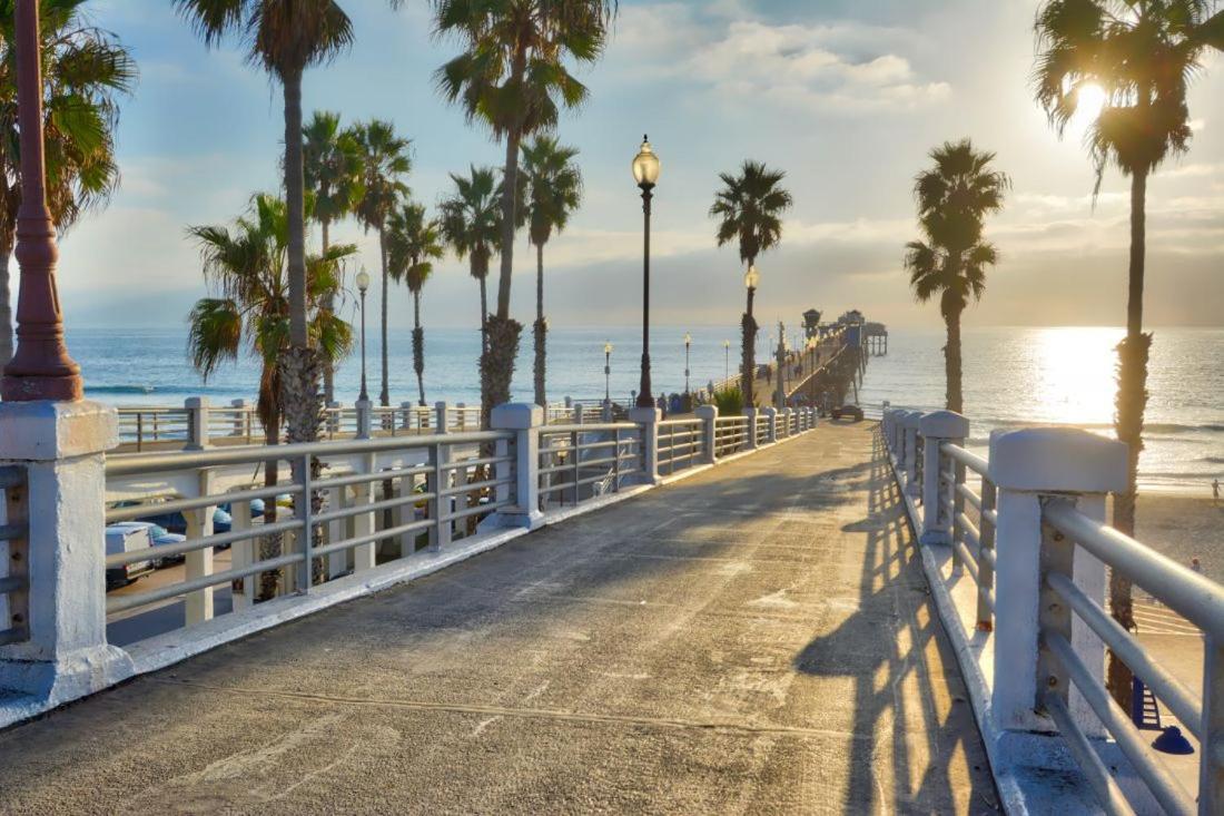 Mile To Beach! Private, Family & Pet Friendly Oasis! Pool Table & Hot Tub! *